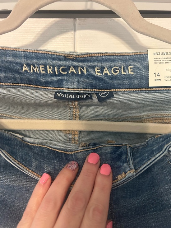 American Eagle Outfitters Light Blue Distressed Boyfriend Jeans - Picture 3 of 4